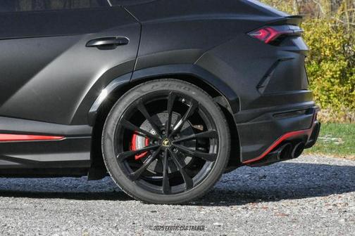 2020 Lamborghini Urus 