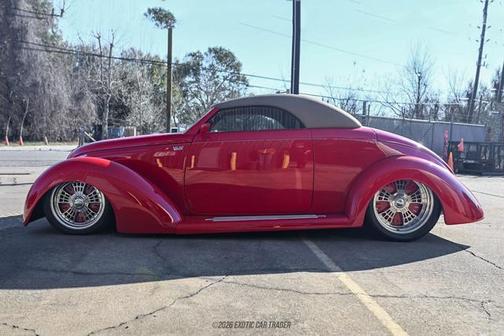 1939 Ford Deluxe Base