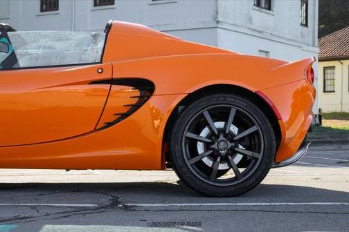 2005 Lotus Elise 