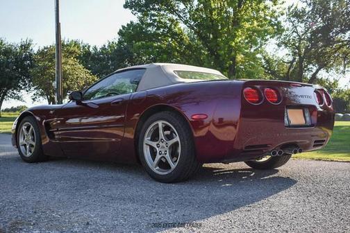 2003 Chevrolet Corvette Base