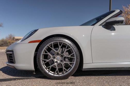 2024 Porsche 911 Carrera