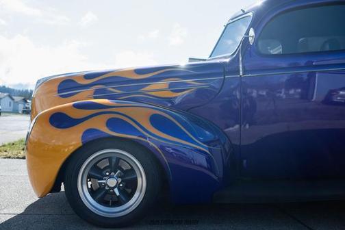 1939 Ford Deluxe Base