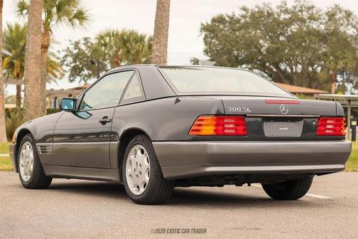 1990 Mercedes-Benz 300SE 