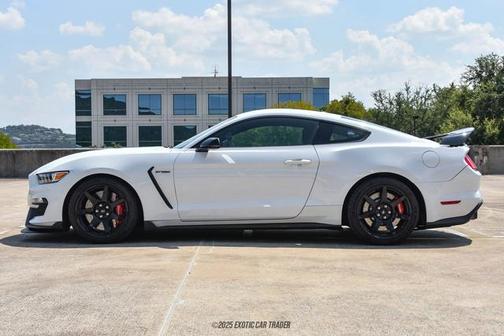 2016 Ford Shelby GT350R Base