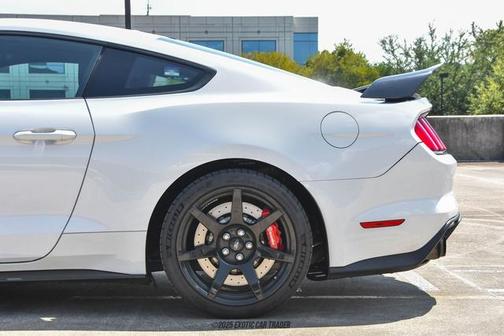 2016 Ford Shelby GT350R Base