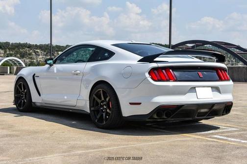 2016 Ford Shelby GT350R Base