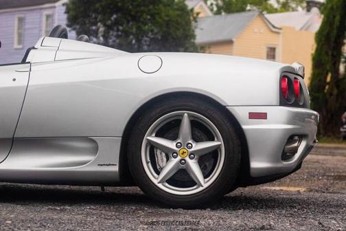 2001 Ferrari 360 Spider Base