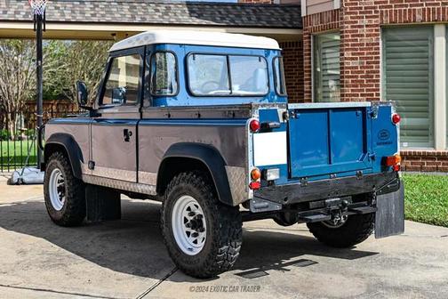 1984 Land Rover Defender Pickup