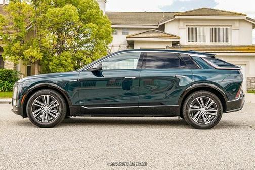 2025 Cadillac LYRIQ Luxury w/1SC