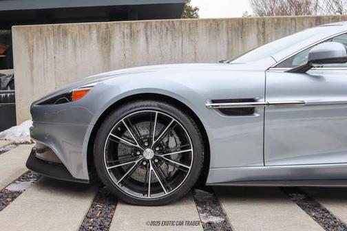 2014 Aston Martin Vanquish 