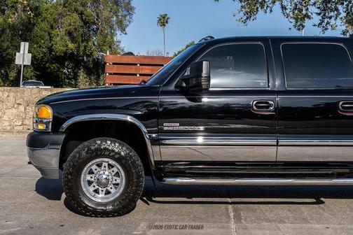 2002 GMC Sierra 2500 SL H/D Crew Cab