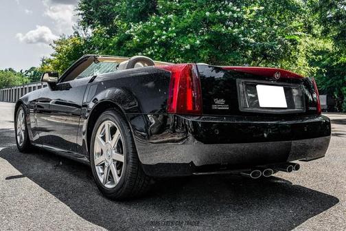 2005 Cadillac XLR Base