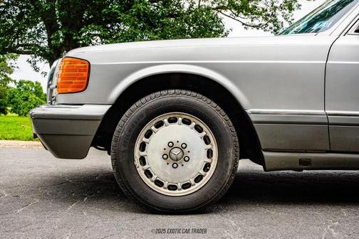 1988 Mercedes-Benz S-Class 560SEL