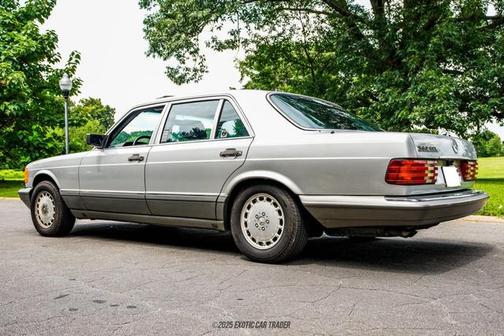 1988 Mercedes-Benz S-Class 560SEL
