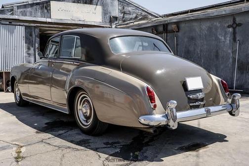 Sand Metallic/Sable 1963 Rolls-Royce Silver Cloud III