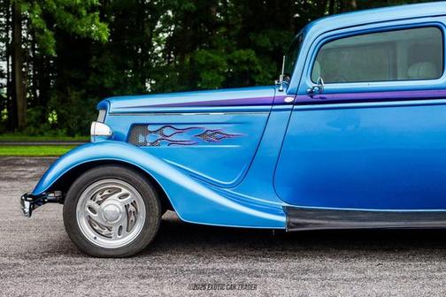 1933 Ford Model 40 Tudor Sedan