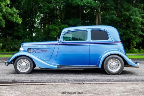 1933 Ford Model 40 Tudor Sedan
