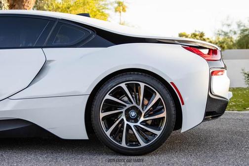 2017 BMW i8 Base