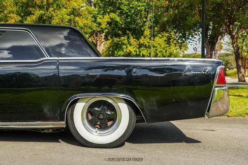 1961 Lincoln Continental 