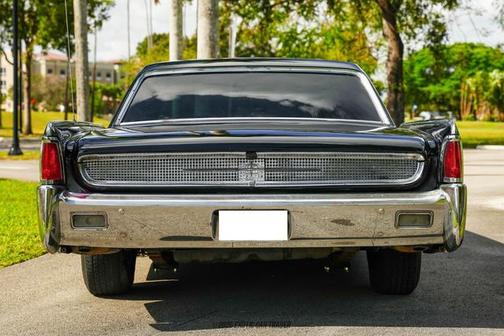 1961 Lincoln Continental 