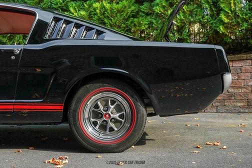 1965 Ford Mustang Base