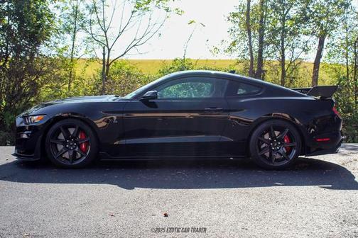 2022 Ford Shelby GT500 Base