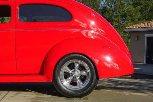 1940 Ford Deluxe Base