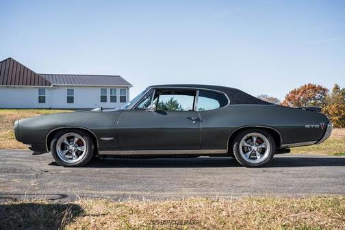 1968 Pontiac GTO Restomod