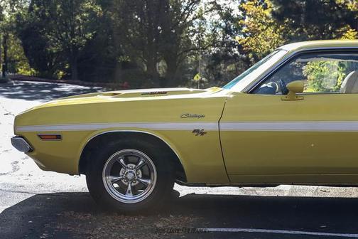 Top Banana 1970 Dodge Challenger R/T