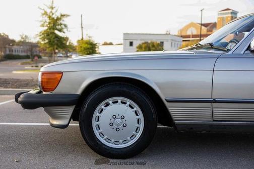 1987 Mercedes-Benz 560 SL