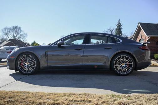 2018 Porsche Panamera Turbo