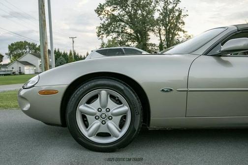 1999 Jaguar XK8 Base