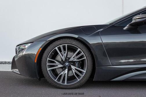 2016 BMW i8 