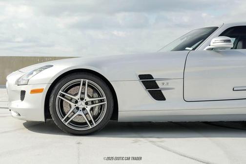 2011 Mercedes-Benz SLS AMG Base