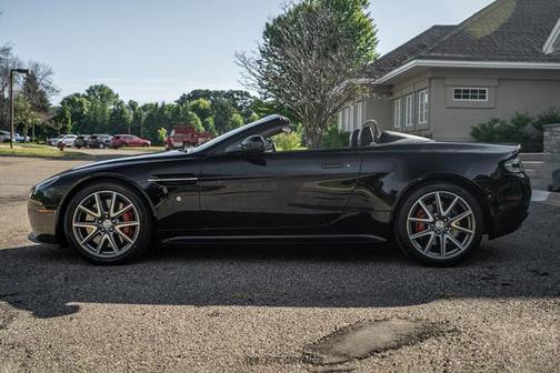 2015 Aston Martin V8 Vantage Base