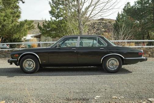 1982 Jaguar XJ6 