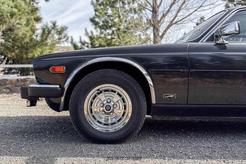 1982 Jaguar XJ6 