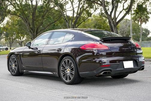 2015 Porsche Panamera 4