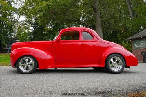1940 Ford Deluxe Base