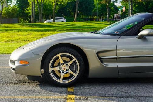 2001 Chevrolet Corvette Base