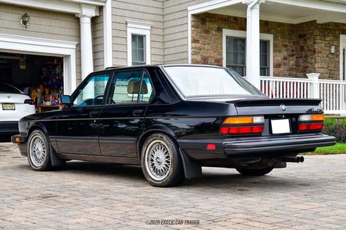 1988 BMW M5 Base