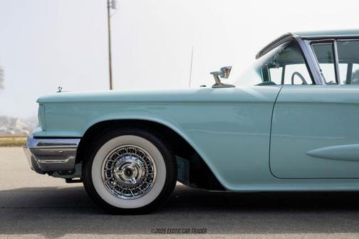 1960 Ford Thunderbird Base