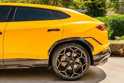 2024 Lamborghini Urus Performante