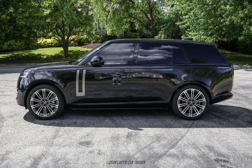 Santorini Black 2025 Land Rover Range Rover P530 SE 7 Seat
