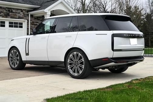 Ostuni Pearl White 2025 Land Rover Range Rover