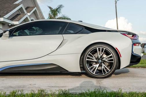 2016 BMW i8