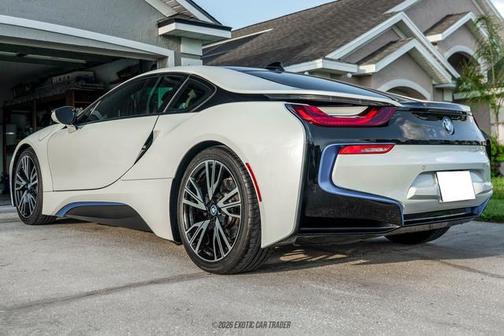 2016 BMW i8