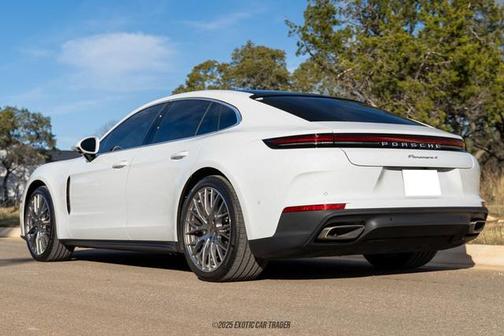 2024 Porsche Panamera 4