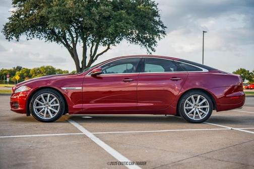 2012 Jaguar XJ Base