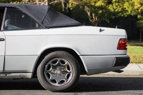 1993 Mercedes-Benz E-Class 3.2